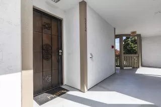 Photo #2: 250042354 Listing