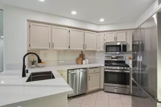 Photo #4: 250042367 Listing