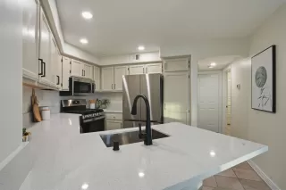 Photo #5: 250042367 Listing