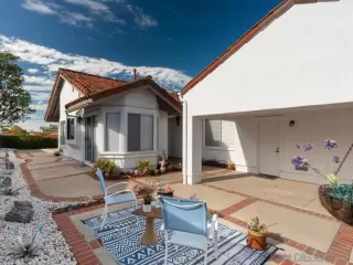 Photo #1: 250042388 Listing 