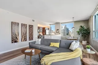 Photo #2: 250042419 Listing