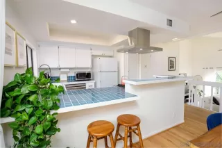 Photo #5: 250042446 Listing