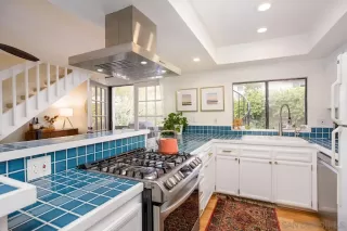 Photo #6: 250042446 Listing