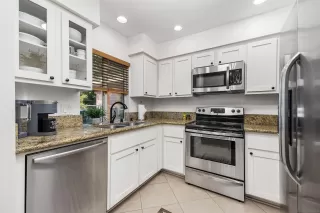 Photo #5: 250042449 Listing