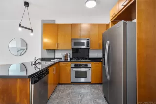 Photo #4: 250042456 Listing
