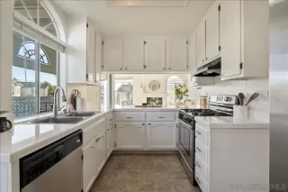 Photo #5: 250042459 Listing