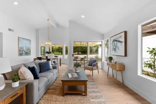 Photo #4: 250042465 Listing