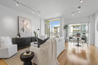 More Details about MLS # 250042470 : 3812 PARK BLVD UNIT 412