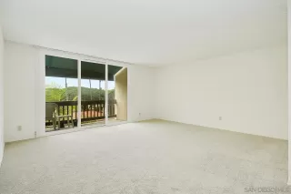 Photo #4: 250042500 Listing