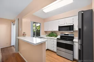 Photo #4: 250042527 Listing