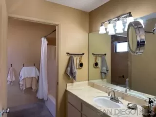 Photo #2: 250042572 Listing