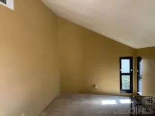 Photo #4: 250042572 Listing
