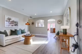 Photo #2: 250042627 Listing