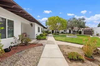 Photo #5: 250042642 Listing