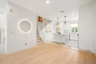 Photo #4: 250042679 Listing