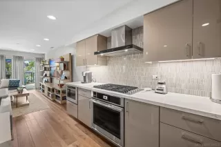 Photo #3: 250042697 Listing