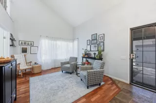 Photo #3: 250042698 Listing 