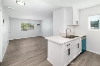 Photo #1: 250042786 Listing 