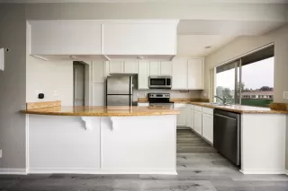 Photo #2: 250042813 Listing