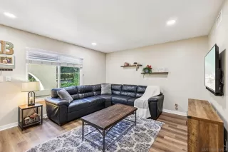 Photo #5: 250042864 Listing