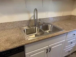 Photo #2: 250042872 Listing 