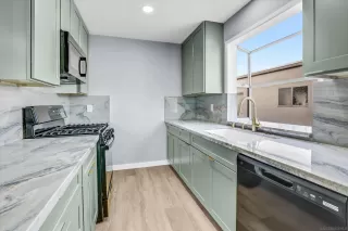 Photo #5: 250042921 Listing