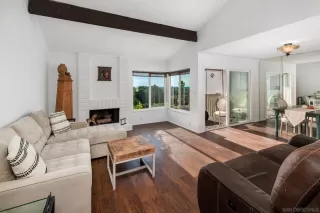 Photo #3: 250042934 Listing