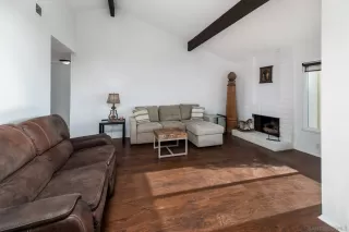 Photo #5: 250042934 Listing