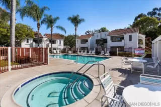 Photo #4: 250042977 Listing