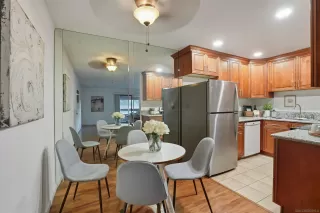 Photo #2: 250042985 Listing