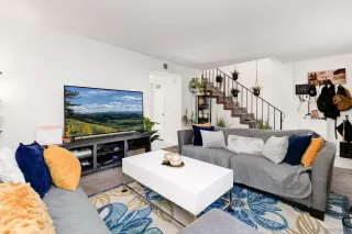 Photo #6: 250042994 Listing