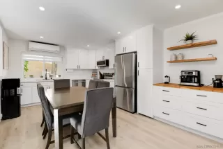 Photo #5: 250042996 Listing