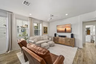 Photo #3: 250043003 Listing