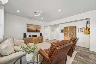 Photo #4: 250043003 Listing