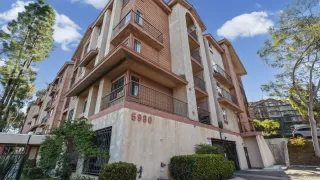 More Details about MLS # 250043062 : 5980 DANDRIDGE LN UNIT 215