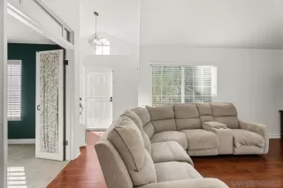 Photo #4: 250043117 Listing 