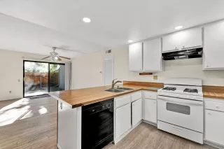 Photo #5: 250043210 Listing