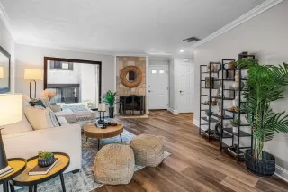 Photo #2: 250043257 Listing