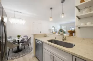 Photo #2: 250043276 Listing