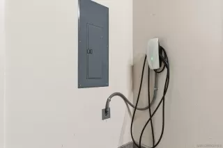 Photo #2: 250043285 Listing