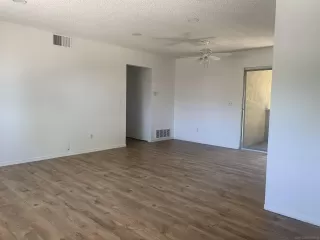 Photo #5: 250043341 Listing