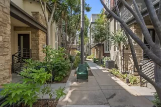 Photo #2: 250043355 Listing