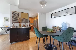 Photo #2: 250043369 Listing