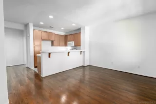 Photo #1: 250043426 Listing