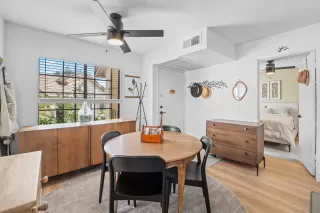 Photo #5: 250043427 Listing