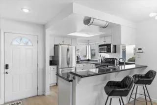 Photo #4: 250043454 Listing