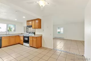 Photo #5: 250043458 Listing