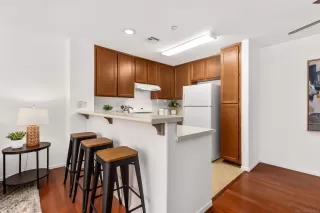 Photo #4: 250043463 Listing