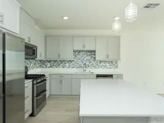 Photo #6: 250043471 Listing