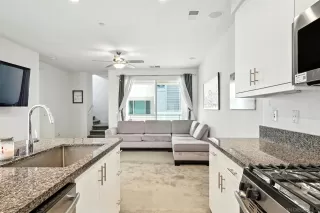 Photo #3: 250043518 Listing 